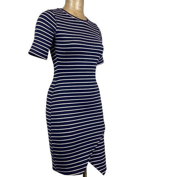 IRIS Striped Short Sleeve Sexy Bodycon Dress Asymmetric Hem Crew Neck Sz M 250B - Picture 3 of 9